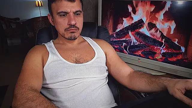 officeman7 online show from February 15, 5:17 pm