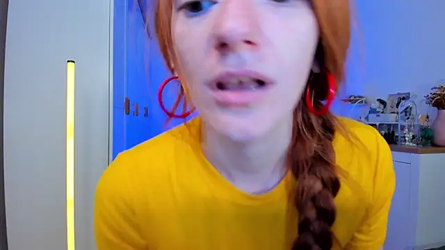 Snapshot of Aliceginger99 chatting on July 8, 1:23 pm Aliceginger99 online show from July 8, 1:23 pm