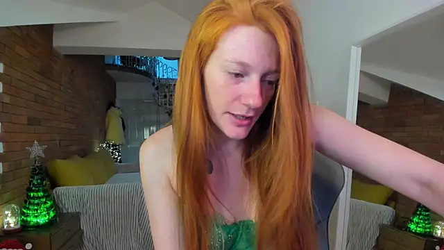 Snapshot of Aliceginger99 chatting on December 2, 6:37 am Aliceginger99 online show from December 2, 6:37 am