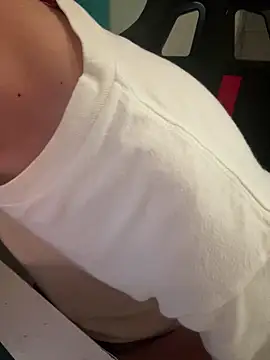 wangjian2324 online show from December 19, 3:25 pm