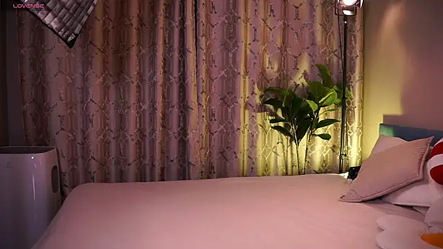 Snapshot of askaudrey_ chatting on January 23, 1:45 pm askaudrey online show from January 23, 1:45 pm