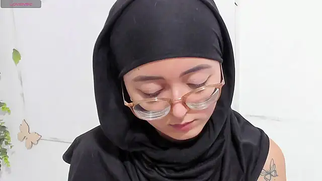 Snapshot of aysel_elid chatting on November 16, 10:24 pm aysel elid online show from November 16, 10:24 pm