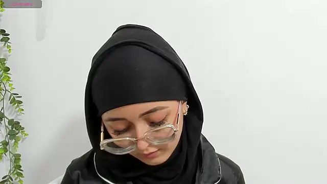 Snapshot of aysel_elid chatting on January 6, 12:05 am aysel elid online show from January 6, 12:05 am