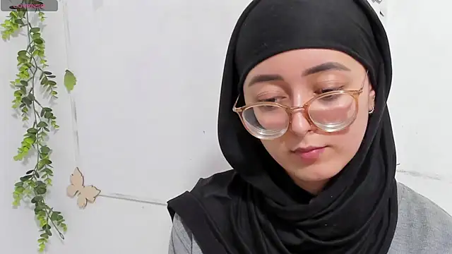 Snapshot of aysel_elid chatting on November 9, 11:42 pm aysel elid online show from November 9, 11:42 pm