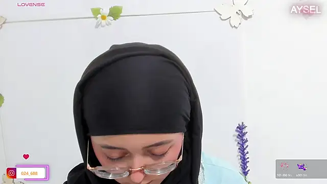 Snapshot of aysel_elid chatting on March 10, 12:39 am aysel elid online show from March 10, 12:39 am