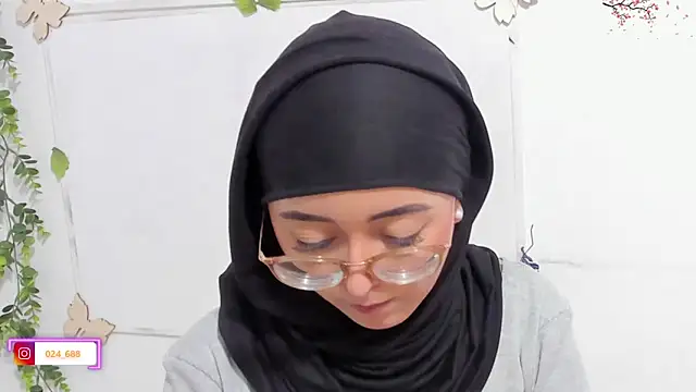Snapshot of aysel_elid chatting on September 14, 10:43 pm aysel elid online show from September 14, 10:43 pm