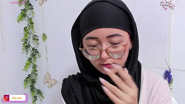 Snapshot of aysel_elid chatting on October 6, 11:27 pm aysel elid online show from October 6, 11:27 pm