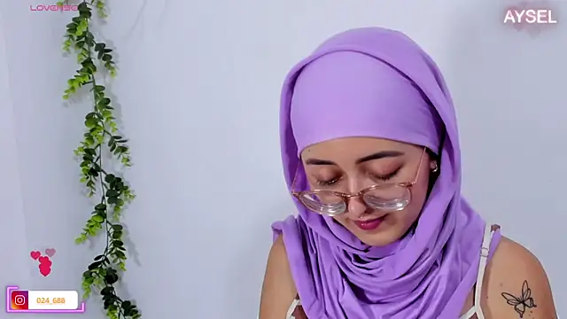 Snapshot of aysel_elid chatting on February 4, 5:55 pm aysel elid online show from February 4, 5:55 pm