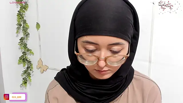 aysel elid online show from March 8, 2:04 am