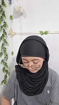 Snapshot of aysel_elid chatting on December 16, 1:21 am aysel elid online show from December 16, 1:21 am