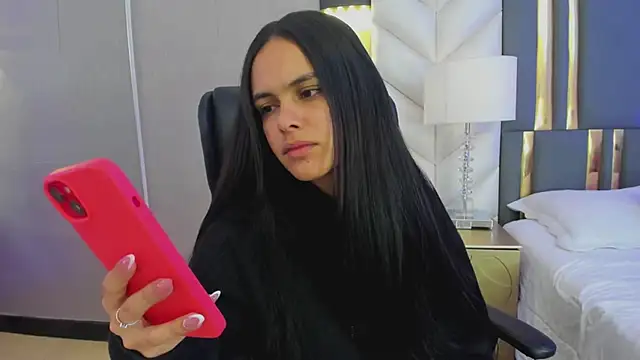 ChloeHarper  online show from March 31, 11:45 am