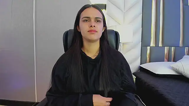 Snapshot of ChloeHarper_ chatting on June 20, 11:48 am ChloeHarper online show from June 20, 11:48 am