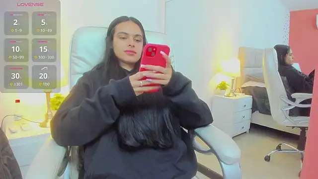 Snapshot of ChloeHarper_ chatting on November 26, 12:49 pm ChloeHarper online show from November 26, 12:49 pm