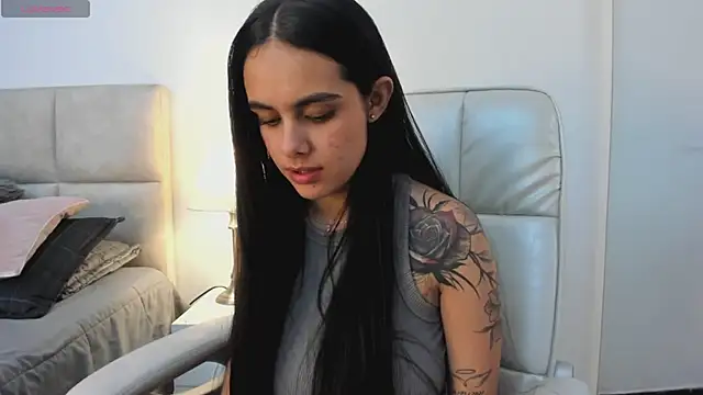 ChloeHarper  online show from February 27, 11:26 pm