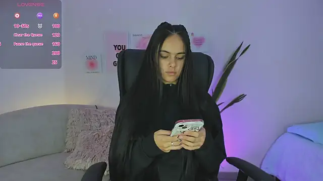 ChloeHarper  online show from February 25, 11:43 am