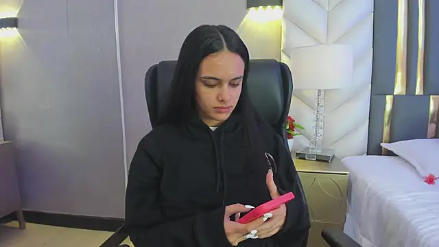 ChloeHarper  online show from February 23, 11:44 am