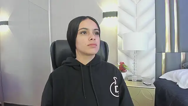 ChloeHarper  online show from March 25, 11:42 am