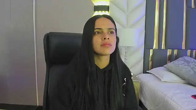 ChloeHarper  online show from February 14, 11:54 am