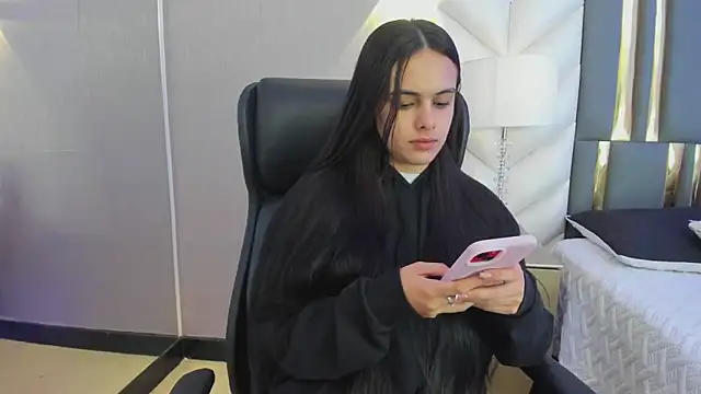 Snapshot of ChloeHarper_ chatting on June 4, 11:48 am ChloeHarper online show from June 4, 11:48 am