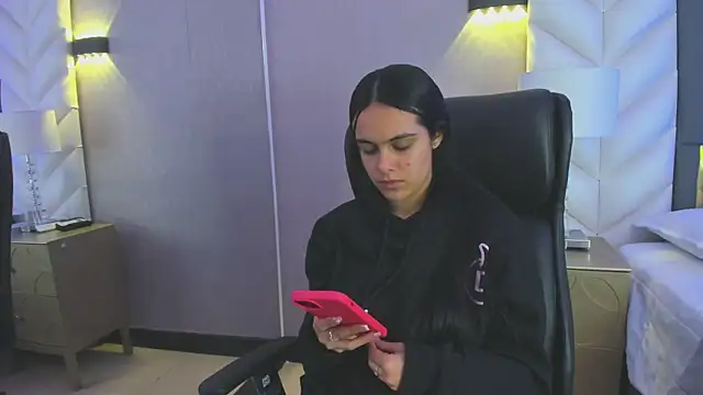 ChloeHarper  online show from January 17, 11:47 am