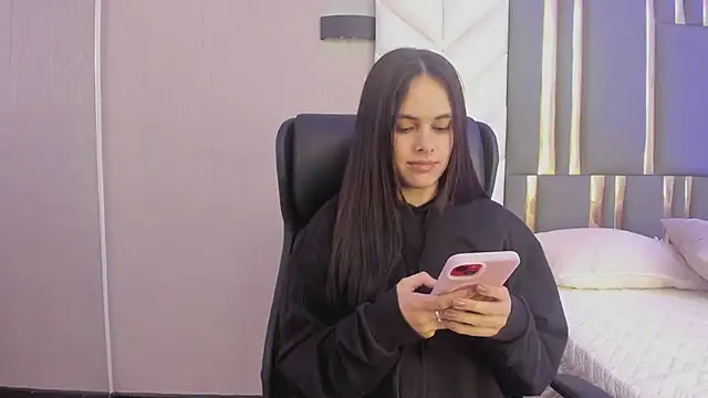 Snapshot of ChloeHarper_ chatting on June 27, 12:00 pm ChloeHarper online show from June 27, 12:00 pm