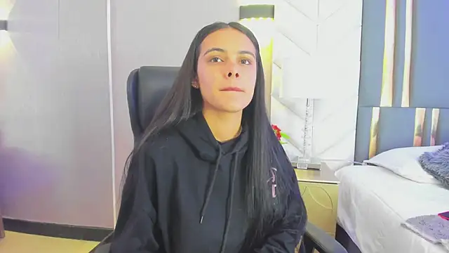 ChloeHarper  online show from February 11, 11:43 am