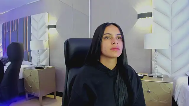 ChloeHarper  online show from January 8, 12:00 pm