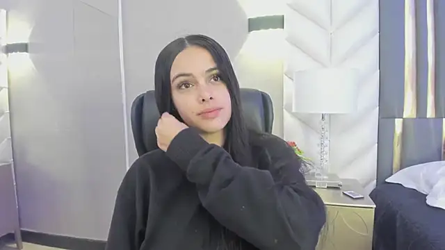 ChloeHarper  online show from March 24, 2:06 pm