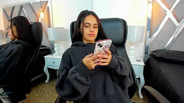 ChloeHarper  online show from September 30, 2:23 pm