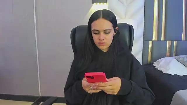 ChloeHarper  online show from March 21, 11:47 am