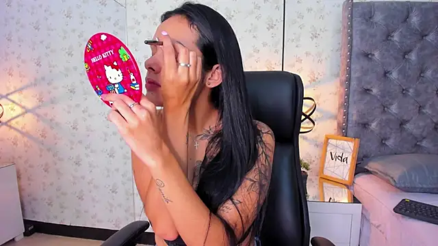 Snapshot of ChloeHarper_ chatting on November 1, 12:43 pm ChloeHarper online show from November 1, 12:43 pm