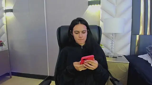 ChloeHarper  online show from March 19, 11:43 am