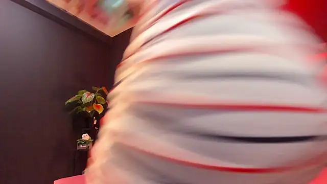 mia milff online show from October 21, 7:02 pm