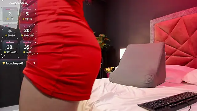 Snapshot of mia_milff chatting on February 26, 9:20 pm mia milff online show from February 26, 9:20 pm