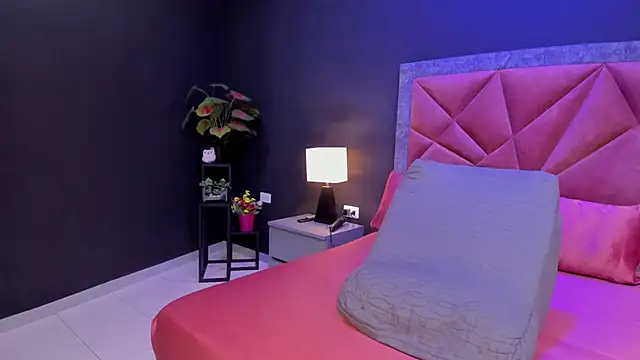 mia milff online show from May 27, 1:57 am