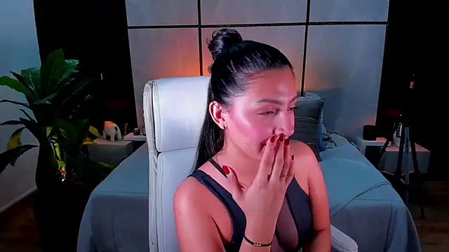 Snapshot of Gia_Mazzon chatting on February 25, 4:35 pm Gia Mazzon online show from February 25, 4:35 pm