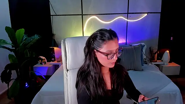 Gia Mazzon online show from November 5, 5:16 pm