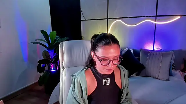 Gia Mazzon online show from November 27, 6:52 pm