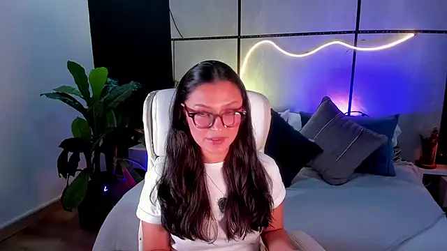 Gia Mazzon online show from November 24, 4:07 pm