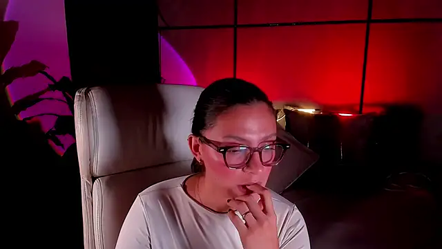 Gia Mazzon online show from February 26, 7:14 pm