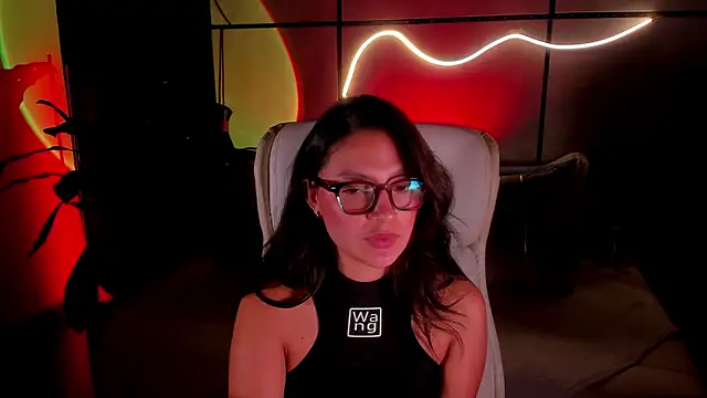 Gia Mazzon online show from February 18, 4:47 pm