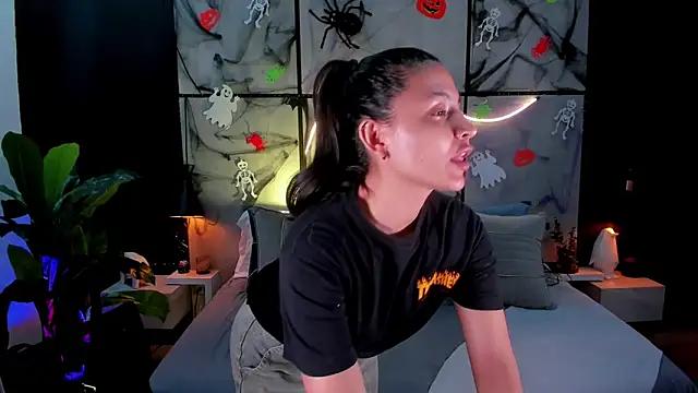 Gia Mazzon online show from October 23, 3:54 pm