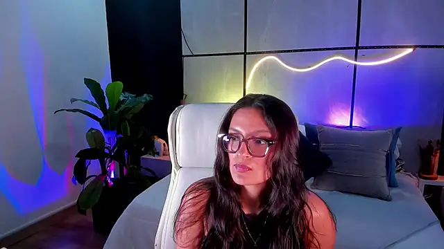 Gia Mazzon online show from December 3, 3:22 pm