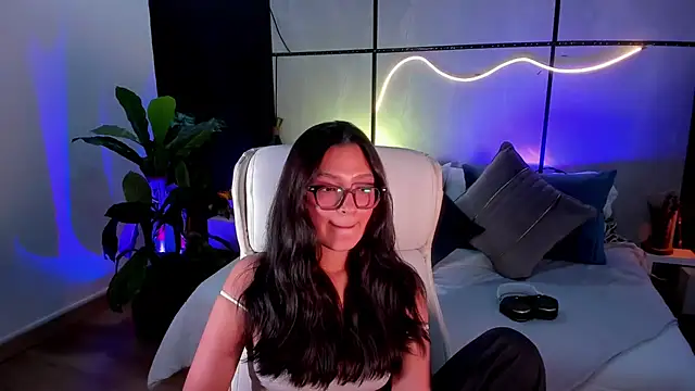 Gia Mazzon online show from November 20, 6:19 pm