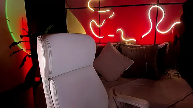 Gia Mazzon online show from February 23, 4:18 pm