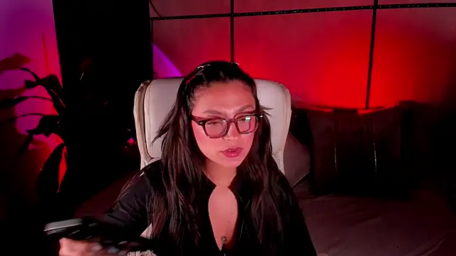 Gia Mazzon online show from March 10, 6:23 pm