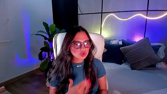 Gia Mazzon online show from November 12, 5:39 pm