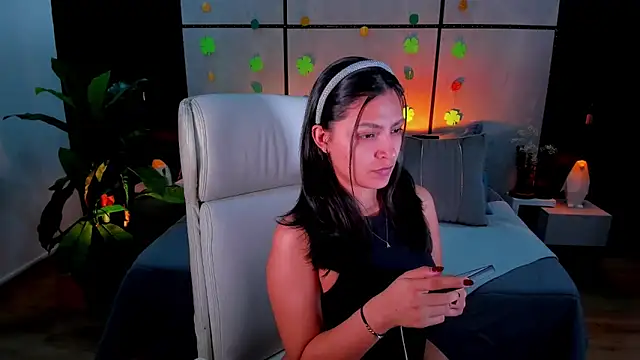 Snapshot of Gia_Mazzon chatting on March 11, 3:02 pm Gia Mazzon online show from March 11, 3:02 pm