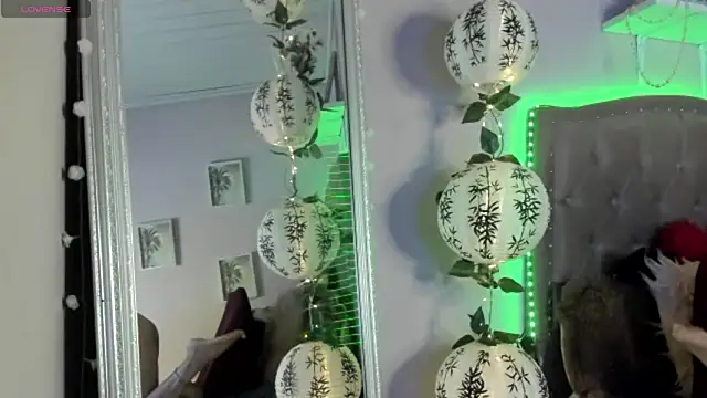 Snapshot of Pandorakarl chatting on November 30, 6:47 am Pandorakarl online show from November 30, 6:47 am