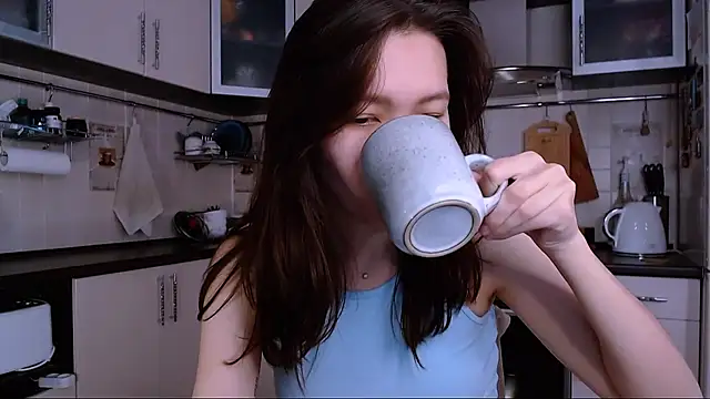 Kelly Yon online show from March 27, 7:06 am